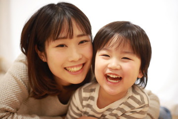 笑顔の親子