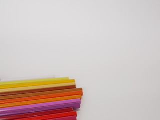 カラフル　色鉛筆　コピースペース