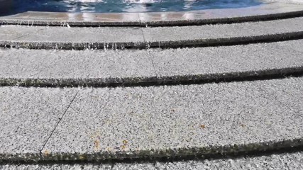 ACQUA CHE SCORRE DELLA FONTANA CON SCALINI DI MARMO, FOUNTAIN WATER WITH MARBLE STAIRS