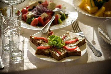Cake pancakes from the liver with eggs and greens