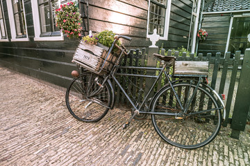 Fototapeta na wymiar Zaanse Schans bike
