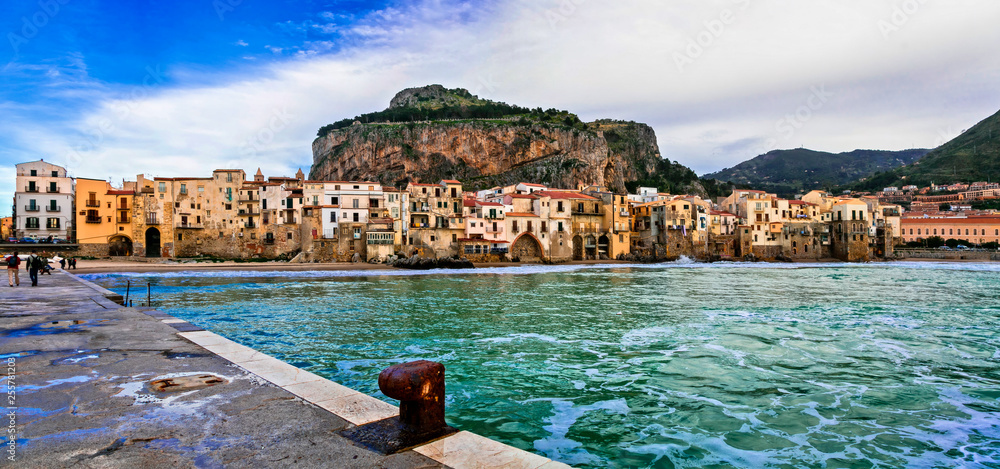 Wall mural Landmarks of Sicily island - beautiful coastal Cefalu town. south of Italy