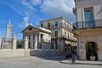 Fototapeta na wymiar El Templete, Plaza de Armas, Havanna, Kuba