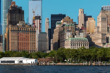Keuken foto achterwand New York City / USA - AUG 22 2018: Lower Manhattan skyscrapers and buildings view from the Statue of Liberty © Studio 30fps