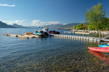 Fototapeta na wymiar Looking out over Okanagan Lake from the beach in Penticton during Peachfest