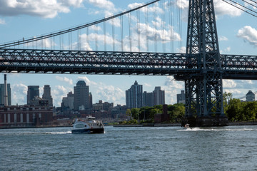 Naklejka premium Looking South from the Manhattan Bridge