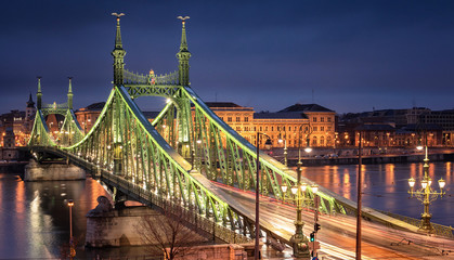 Obraz premium Famous Liberty bridge in Budapest, Hungary
