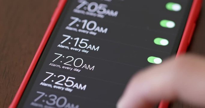 Set many alarm for wake up at morning on cellphone