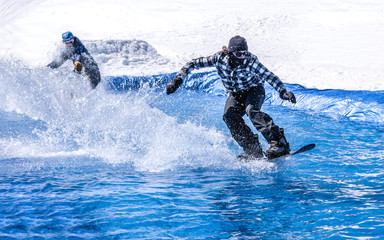 People are doing Pond skim	