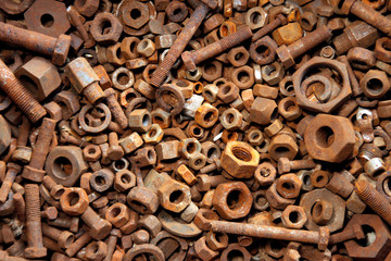 Болты Гайки