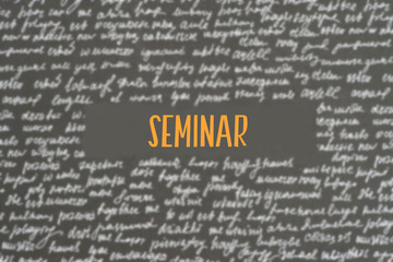 Ein Blatt Papier mit verschiedenn Worten und ein Seminar