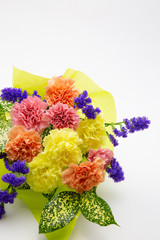 3色のカーネーションの花束・母の日