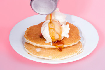 Cheese mixed honey bun with eggs