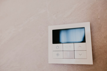 Air conditioner wall controller - Image