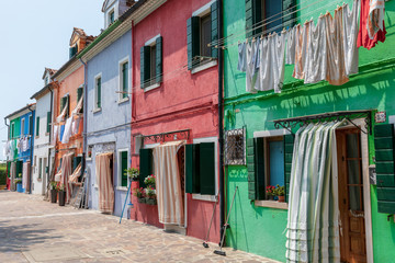 Fototapeta na wymiar Panoramic view of brightly coloured homes of Burano