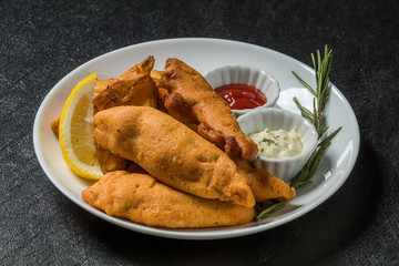 フィッシュアンドチップス typical British fish and chips