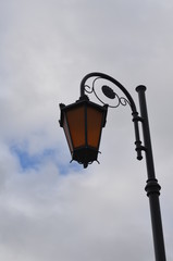 lampa, ulica, lampion, iskra, stary, architektura, kajdany, latarnia uliczna, gród, niebo, antyczne, metal, vintage, retro, iluminacja, glases, oświetlenie, mur, miejski, maszt, miasteczko, blękit, iz © Szymon