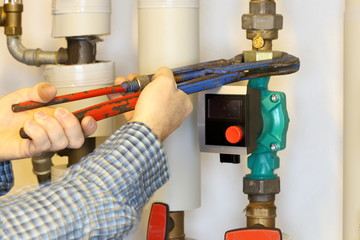 Austausch einer Heizungspumpe