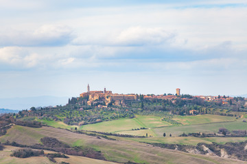 Fototapeta na wymiar Tuscany landscape with the village of Pienza