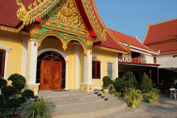 Fototapeta premium Temple bouddhiste (Wat Sisakhet) à Vientiane (Laos)