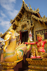 Fototapeta premium elephant and giant statues