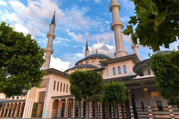 Fototapeta na wymiar National Mosque Bstepe Ankara Turkey