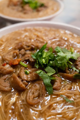 thin noodles with pork intestine