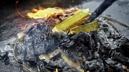 Burning paper for ancestor