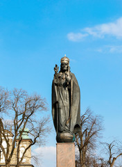 Fototapeta premium NOWY WISNICZ, POLAND - APRIL 09, 2017: Big Black Jesus King statue in front of the city church