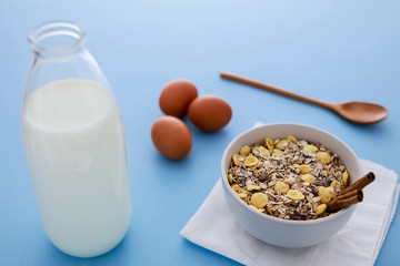 Cereal breakfast with cinnamon and raisins.