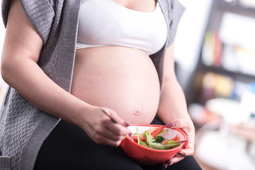 Healthy eating of pregnant woman