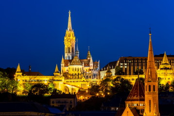 Fototapeta na wymiar Fisherman's Bastion and Matthias Church at night, Budapest, Hungary