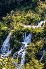 Fototapeta na wymiar Wasserfall im Plitivce Nationalpark in Kroatien