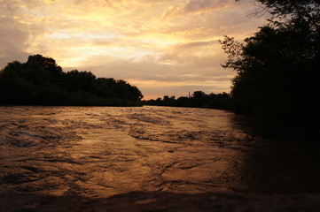 Obraz na płótnie Canvas sunset on reaver