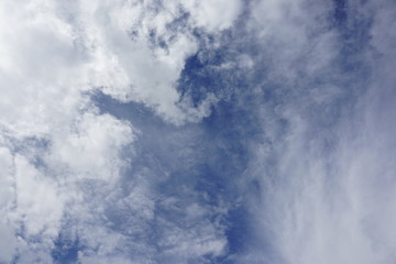 Obraz premium white clouds in the sky