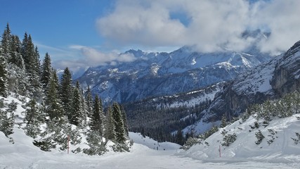 Fototapeta na wymiar Mountains and winter near Garmisch in Germany