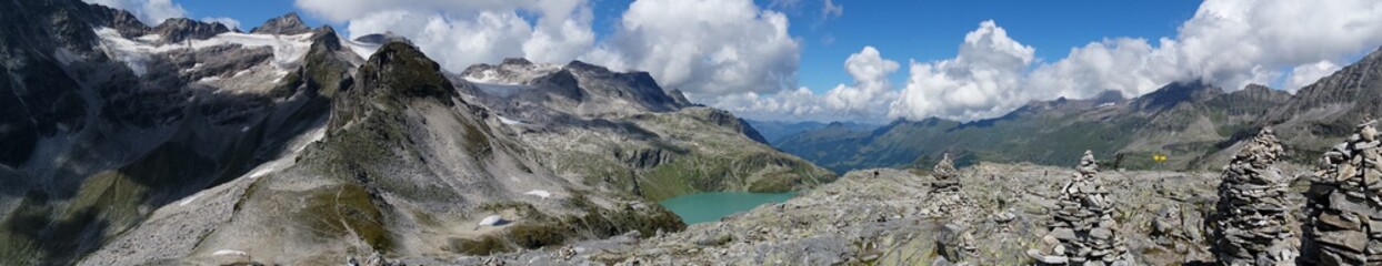 Fototapeta na wymiar Mountains near White lake in Austria