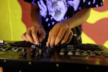 dj
