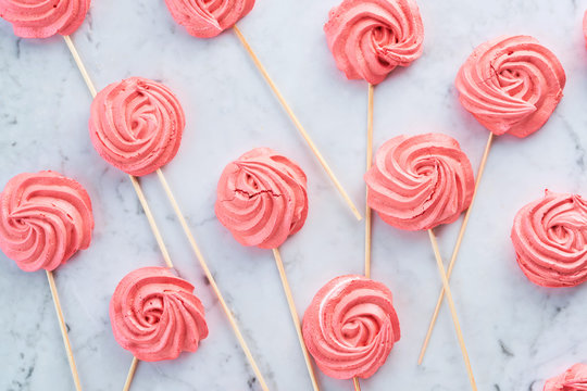 meringue swirl lollipops