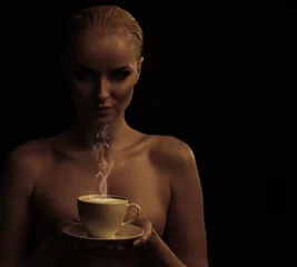 Fototapete Rund Portrait of a sensual, nude lady holding an aromatic cup of coffee © konradbak