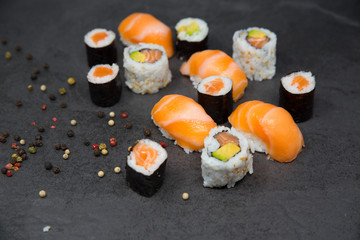  sushi pieces inc chopsticks