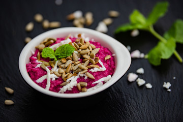  pound salad with beetroot and goat cheese