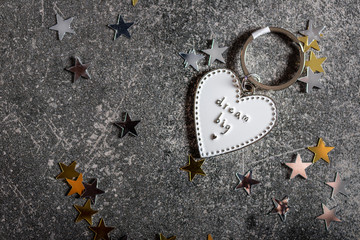 Keyring in the shape of heart and slogan DREAM BIG