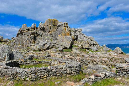 Castros Baro&ntilde;a. Galicia. Sol.