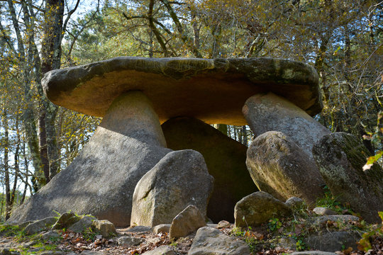 Dolmen de Axeitos, Galicia.