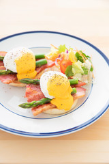 エッグベネディクト