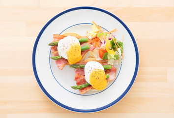 エッグベネディクト