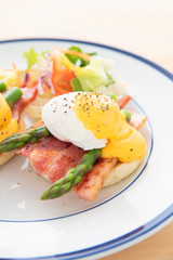 エッグベネディクト