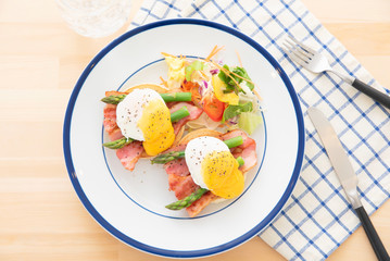 エッグベネディクト