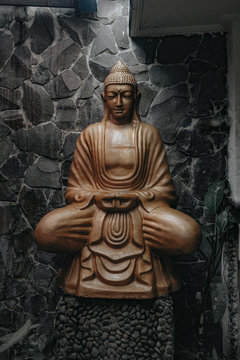 budha statue on garden